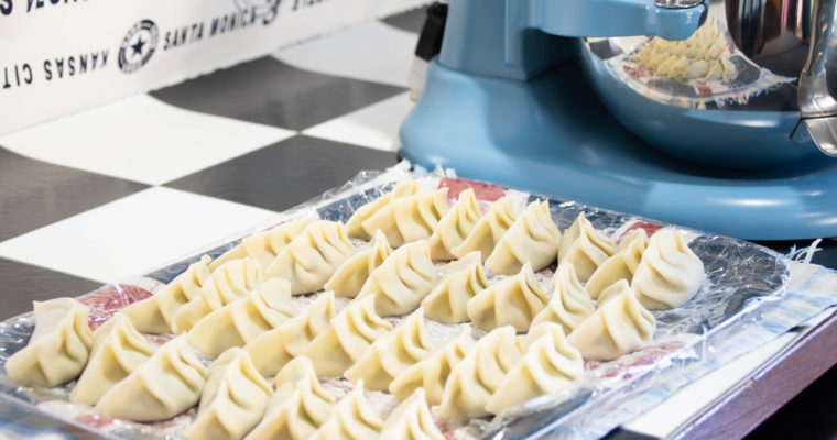 有名なブランド 北海道ギフトコンシェルジュ 店スタートレック: 次世代LCARSインターフェース セラミック食器16点セット  コレクター向けキッチンディッシュセット ディナー